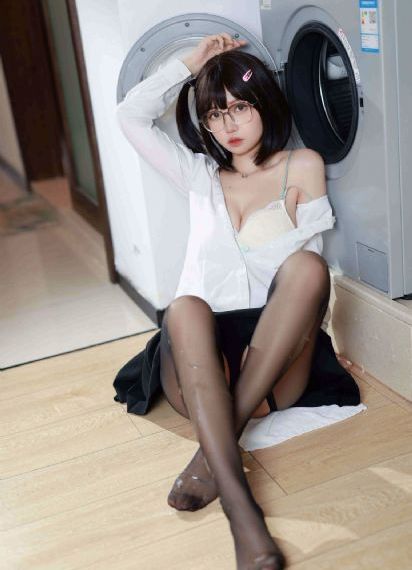 美女扒开大腿让男人桶尿口_720在线观看完整版