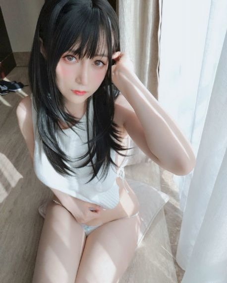 欧美朋友圈背景图多人_国产剧高清迅雷在线观看